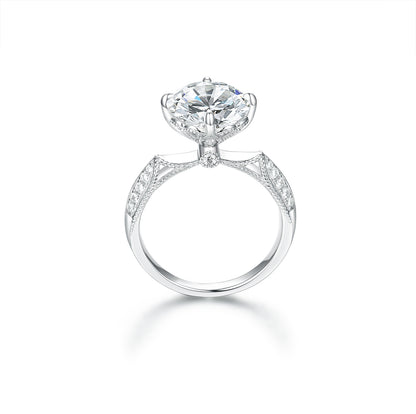 Vintage-Inspired Crown Solitaire Ring – Round Brilliant Simulated Diamond in S925 Sterling Silver